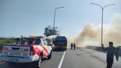 Waspada Kebakaran Lahan, Asap di Tol Brebes Mulai Ancam Perjalanan Pengguna