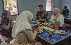 Mencicipi Aneka Masakan Warung Legendaris Mbok Mi Ponorogo, Dimasak Pakai Kayu Bakar