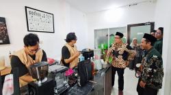 Bukan Sekadar Tempat Ngopi, Kedai Kopi di Surabaya Ini Punya Misi Sosial yang Tak Banyak Diketahui
