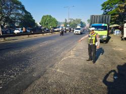 Truk Boks Kabur Usai Ditabrak Motor di Sidorjo, Jari Pengendara Putus