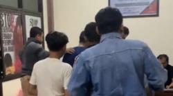 Terekam CCTV, 2 Bocah Tendang Motor Pemuda di Jombang Ditangkap Polisi