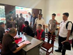 Polresta Jayapura Kota Limpahkan 2 Tersangka Kasus Narkotika ke Kejaksaan