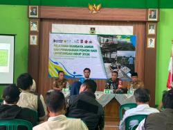 Solusi Kreatif Lingkungan: Sulap Eceng Gondok Waduk Saguling Jadi Media Tanam Jamur