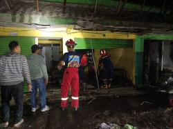 Kebakaran Hanguskan 5 Ruko di Pasar Ngemplak Tulungagung, Kerugian Ditaksir Rp70 Juta