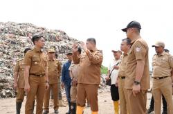 Pemkot Makassar Wajibkan Pemilahan Sampah dari Sumber, Warga Cukup Siapkan Dua Ember