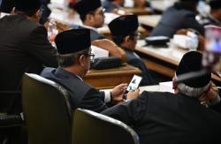 Imbauan Tak Digubris, Fenomena Main HP saat Paripurna DPRD Kabupaten Madiun Terjadi Lagi