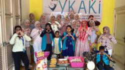 Momen Haru di Surabaya, Anak Penyintas Kanker Tersenyum Ceria Saat Hias Cupcake