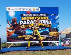Membawa Dolalak Mengudara, Angkat Budaya Purworejo di Festival Paralayang Wonosobo 2026