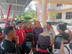 Ratusan Massa Laporkan Dugaan Penyebaran Hoaks oleh Akun TikTok dan Oknum DPRD Situbondo