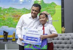 Bikin Bangga Jateng, Ibrahim Bocah SD Peraih Pengakuan NASA Dihadiahi Laptop Gubernur Luthfi