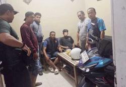 Nekat Mainkan Mobil Rental Orang, Pria Ini Diborgol Polisi usai Kelabuhi Korban Rp15 Juta