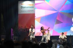 Karawang Bergoyang! Ayu Ting Ting, Hiroaki Kato dan Robokop Sukses Hibur Ribuan Penonton