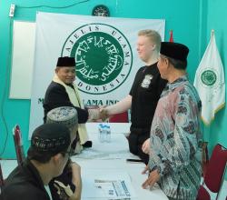 Kepincut Kembang Desa, Puluhan WNA Jadi Mualaf hingga Menetap di Karawang
