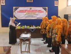 Siap Perkuat Ekonomi Lokal, Bupati Purworejo Kukuhkan Pengurus Kopwan Srikandi
