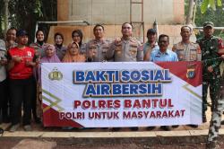 Polres Bantul Salurkan 25.000 Liter Air Bersih untuk Warga Dlingo
