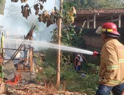 Rumah Sekaligus Toko Ludes Terbakar di Klambu Grobogan, Kerugian Ditaksir Capai Rp350 Juta