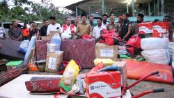 Dayah Terbakar di Pidie Jaya, Bupati Turun Langsung Antar Bantuan Darurat untuk Santri