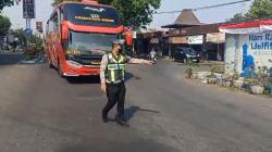 Nekat Masuk Jalur Terlarang di Nganjuk, Bus AKAP dan AKDP Kena Tilang