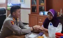 Dikejar Rentenir Usai Tertipu Online, Warga Sagulung Batam Menangis Saat Utangnya Dilunasi Polisi