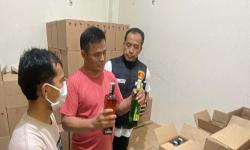 Gudang Miras Berkamuflase Bengkel Las di Bandung Digerebek Polisi