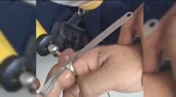 Jari Bengkak Terjepit Cincin, Warga Tuban Minta Bantuan Damkar