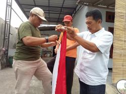 Masih Ada Bendera Lusuh, PWI dan Bakesbangpol Tulungagung Turun ke Permukiman Warga