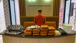 Polisi Gerebek Rumah Pria di Pangkalpinang, 17 Paket Ganja 12,8 Kg Disita