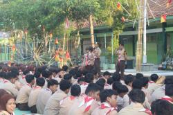 Manfaatkan Perkemahan, DKC Kwarcab Grobogan Kenalkan Keseruan Pramuka di SMAN 1 Karangrayung