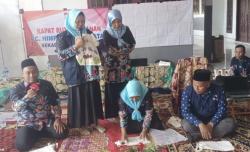 Daun Biasa Bisa Jadi Karya Bernilai Seni, Begini Cara Guru Sampang Kenalkan Ecoprint di Pendidikan