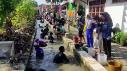 Lomba Gogoh Lele di Sungai Irigasi Meriahkan HUT RI di Kendal, Warga Sekaligus Diajak Jaga Lingkunga