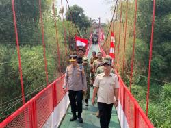 Jembatan Penghubung Jatisari-Tirtamulya Selesai, Bupati Aep: Pangkas Jarak Tempuh Warga