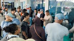 Breaking News!Tiga Hari Gagal Terbang, Penumpang Sorong-Timika Marah dan Minta TransNusa Ditutup