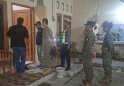 Patroli Malam Petugas Gabungan, Sasar Warung dan Kos di Jalan Pondok Pinang Bojonegoro