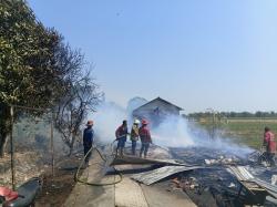 Berawal Suara Letupan dan Bau Asap, Dua Rumah di Nolokerto Kendal Hangus Terbakar