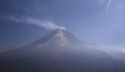 Gunung Merapi Meletuskan Awan Panas Guguran 1,8 Km, Warga Diminta Menjauh