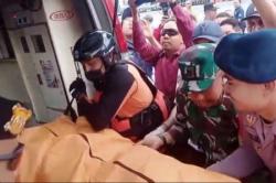KMP Putri Yasmin Terbakar di Perairan Lombok Barat, 1 Penumpang Meninggal dan 173 Dievakuasi