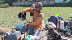 Sumur Mengering, Warga Blora Harus Bolak-balik 4 Kali Sehari Cari Air Bersih