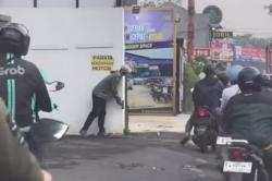 Geger Pria Diduga Bawa Senpi di Gaplek Ciputat, Polisi Turun Tangan
