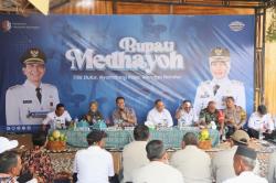 Kejar Target Bebas TBC, Warga Desil 1-2 Dapat Bantuan Perbaikan Lantai Rumah dari Pemkab Bojonegoro