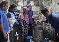 Tak Lagi Manual, Mesin Ini Pangkas Proses Cuci Kunyit UMKM Jamu Surabaya dari 35 Menit Jadi 41 Detik