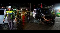 Hindari Kendaraan di Depan, Gran Max Tabrak Truk di Jalan Trans Sulawesi Polman