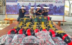 Polres Bengkalis Gagalkan Penyelundupan 28,97 Kg dan 122.629 Esktasi