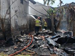 Kebakaran Rumah dan Kandang Ayam di Ngantru, Kerugian Capai Rp25 Juta