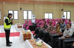 Senter Kecil Bikin Suasana HKGB ke-74 Polda Sulbar Pecah, Rival Senter Besar Jadi Bahan Guyonan