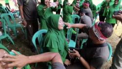 Prajurit TNI Ditantang Merias Istri, Aksi Kocak Sambut HUT ke-81 RI