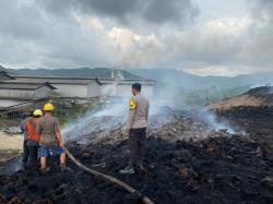 Tumpukan Jangkos Sawit Terbakar di Mamuju Tengah, Api Baru Padam Setelah 4,5 Jam