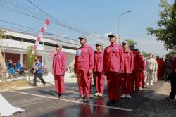Ratusan Peserta Meriahkan Lomba Gerak Jalan HUT ke-81 RI di Purwosari Bojonegoro