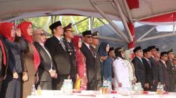 Wakapolres Polman Hadiri Upacara Penurunan Duplikat Sang Merah Putih HUT ke-81 RI