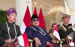 Momen Prabowo Duduk Diapit Jokowi dan Gibran di Upacara HUT ke-81 Kemerdekaan RI