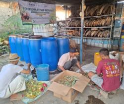 Dari Sampah Rumah Tangga Menjadi Eco Enzim, Warga Cangkoak Mulai Bangun Pengelolaan Sampah Produktif